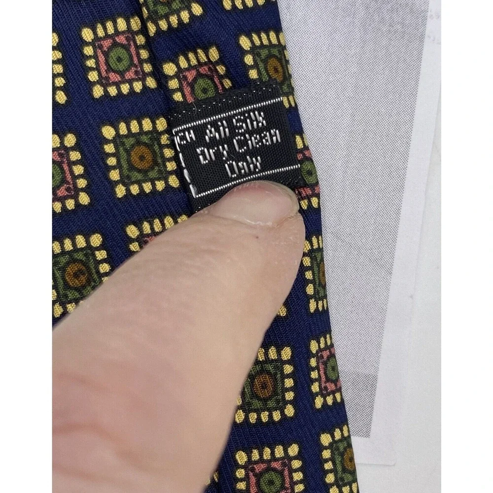 Burberrys Authenticatede 100 % Silk Tie‎ Blue Yellow Orange Geometric Fouland